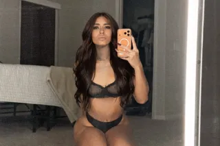 spicy hottie ready to rock your world 🔥🔥 - Image 4