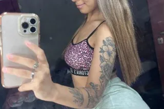 petite and yummy treat 🍭 craving a naughty fuck buddy 😈 - Image 1